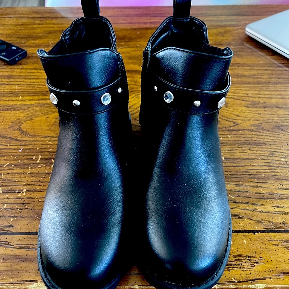 Children Place black pleather booties
